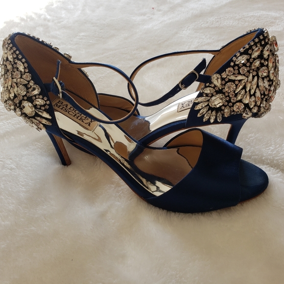 badgley mischka harbor crystal embellished open toe pump